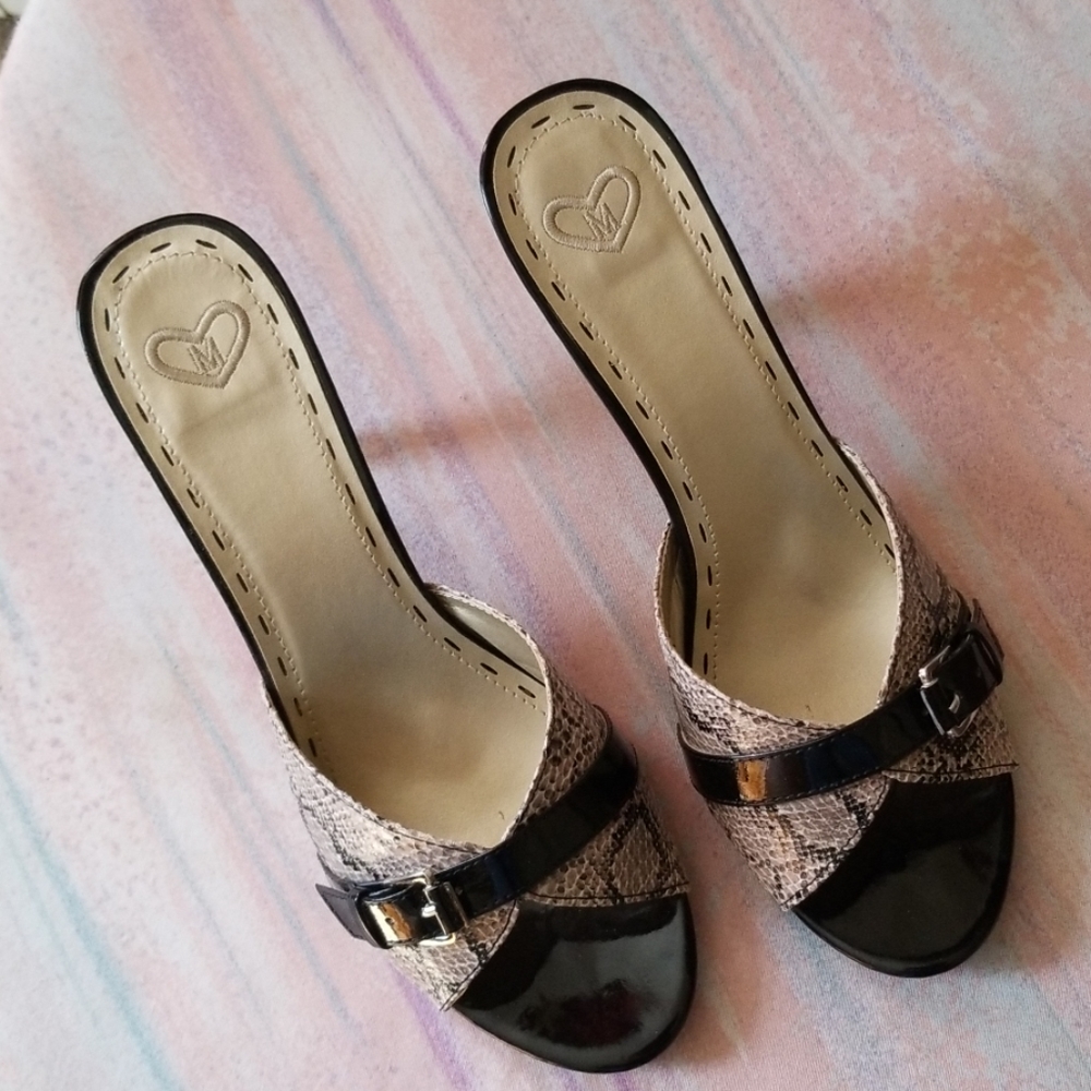 Sandal